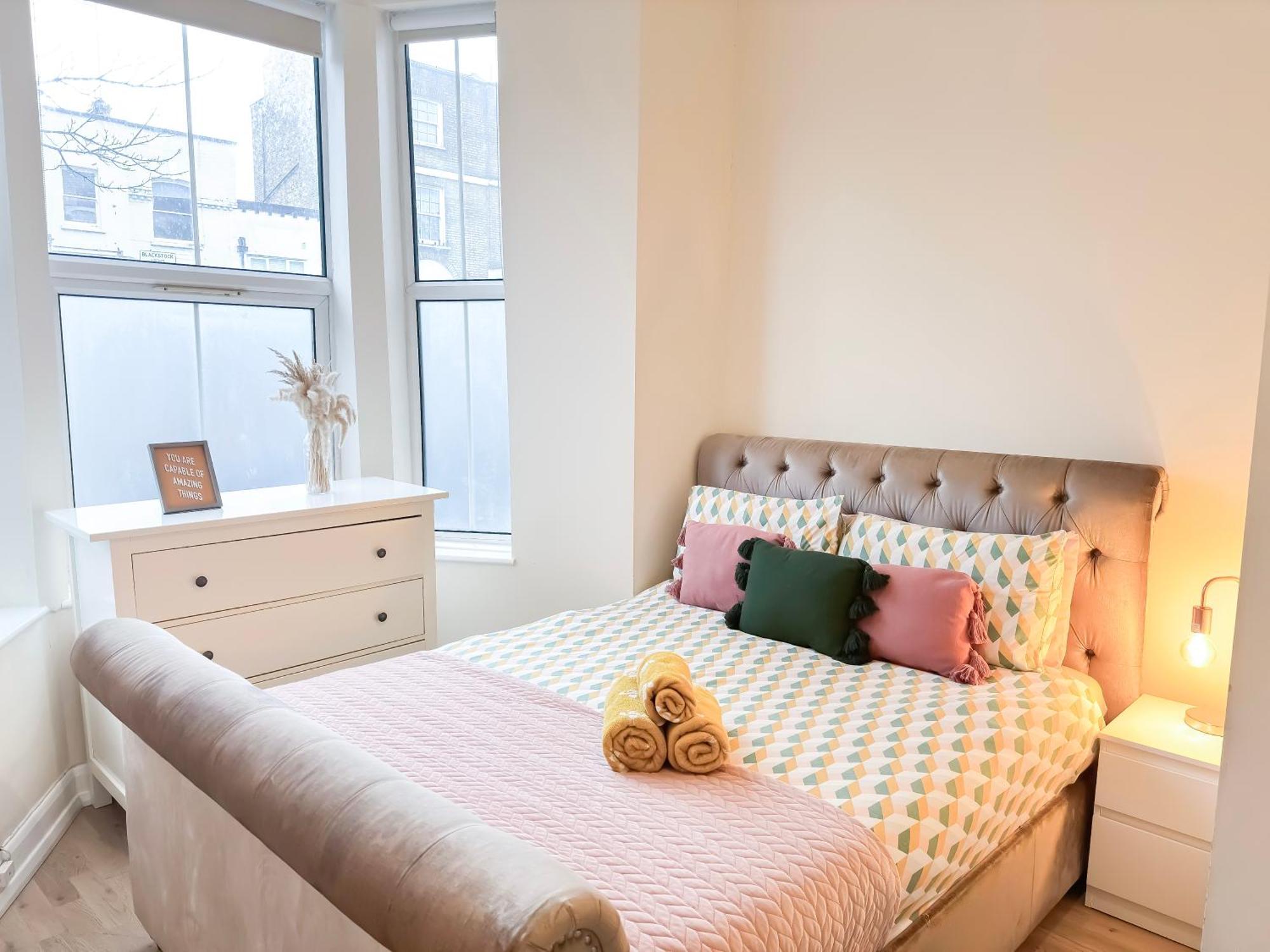 1-Bedroom Flat With Small Garden & Paid Parking In Finsbury Park, Highbury 런던 외부 사진