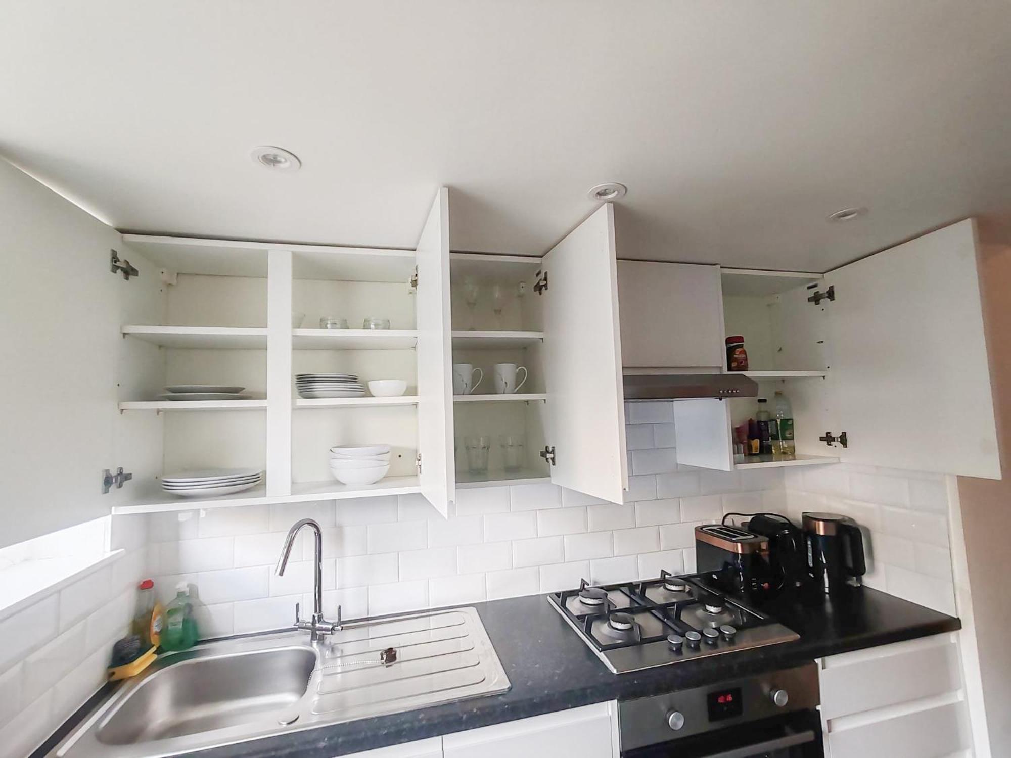 1-Bedroom Flat With Small Garden & Paid Parking In Finsbury Park, Highbury 런던 외부 사진
