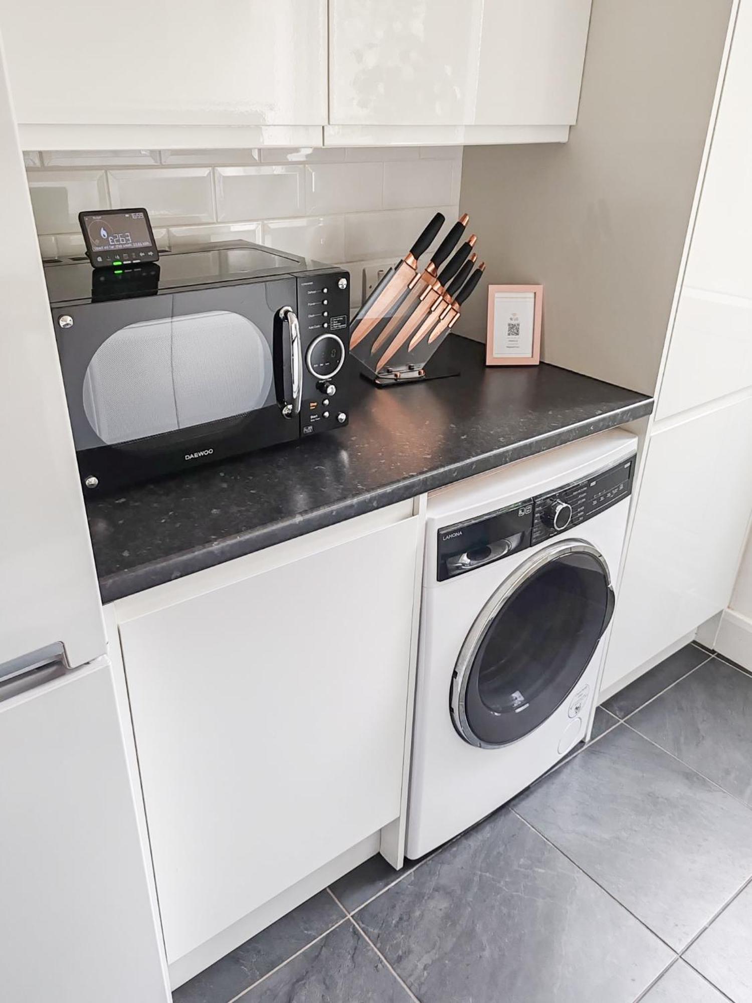 1-Bedroom Flat With Small Garden & Paid Parking In Finsbury Park, Highbury 런던 외부 사진