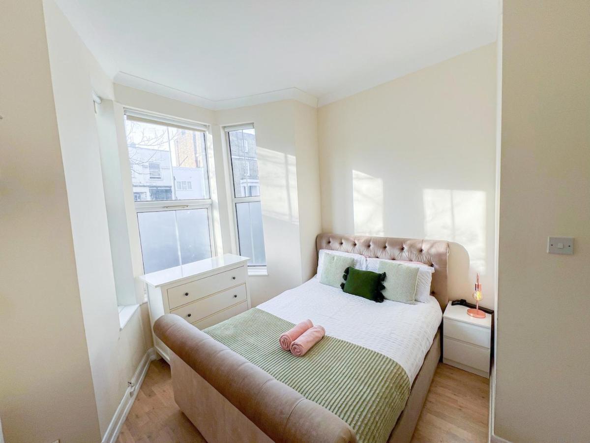 1-Bedroom Flat With Small Garden & Paid Parking In Finsbury Park, Highbury 런던 외부 사진